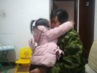 新安愛心橋| 合肥：兒子病逝后老夫妻照顧兩孫女 希望好心人給娃添新衣