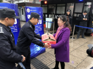 快遞損毀主動賠償？蕪湖一女子被詐騙40萬元 警方幫追回