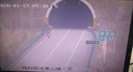 太危險！宣城兩名男子騎電動車上高速還逆行