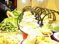 合肥多家酒店年夜飯已約滿 預(yù)訂“套路”多 記得擦亮眼