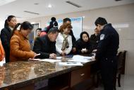 廣德法院多方追薪，19名農民工喜領執行款