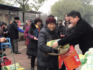 合肥“草根”企業(yè)家連續(xù)十一年發(fā)放20余萬“愛心物資” 