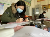 新安晚報記者體驗防疫一線卡口志愿者工作：一天工作十六七個小時 泡面吃怕了