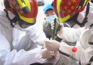 合肥一少年宅家變胖手指被戒指卡住 消防“大白”剪切解救