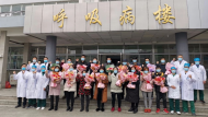 阜阳17人同时出院，最多的一次（看图，有点“挤”）！