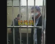 男子聚集飲酒后醉駕沖撞疫情卡點   民警訓斥：反思反思！