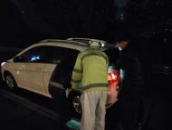 返工途中轎車油盡深夜被困高速  幸得蕪湖交警及時救助