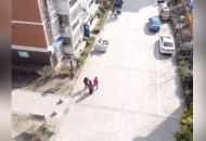 淮南警方用無人機巡查 勸離小區聚集群眾