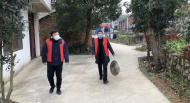 宣城宣州區(qū)周王鎮(zhèn)：村干部敲鑼宣傳疫情