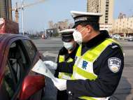 合肥交警：駕駛人可通過手機參加網上學習并辦理駕駛證審驗