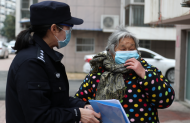 戰(zhàn)“疫”一線女片警：最想抱一抱孩子