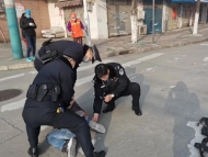 醉漢微信上與他人口角  闖卡出門(mén)約架被拘留