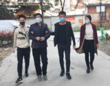 淮南：女民警乔装查疫情，巧抓2名吸毒人员