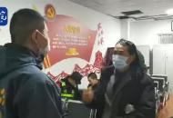 粗心旅客合肥火車站丟失貴重物品 民警連夜找回歸還失主