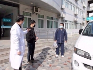 合肥蜀山區(qū)新冠肺炎出院患者集中醫(yī)學(xué)觀察病區(qū)首位患者出院