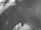 銅陵一男子深夜盜竊作案前先捅歪攝像頭 民警：沒用，都錄下來了！