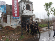 滁州一拆遷樓內(nèi)驚現(xiàn)一具女尸 嫌犯落網(wǎng)時(shí)正在睡覺(jué)