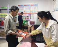 堅持扶貧扶志扶智“三結合”   宜秀羅嶺花元村上善積分超市火爆
