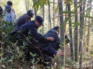 八旬老人采茶跌落地窖被困 黟縣民警緊急救援