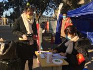 合肥：退伍女兵沖在疫情防控一線 保障空巢老人生活所需