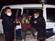 老人與家人慪氣出走 蕭縣民警連夜送其回家