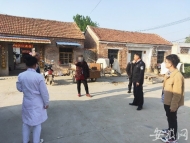 泗縣一女子家中犯病持菜刀亂砍  民警及時出手制止意外發生