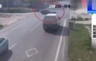 含山一小轎車轉彎處搶行通過  與直行車輛發生碰撞
