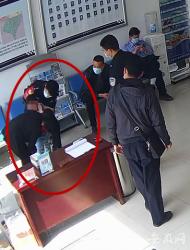 5歲女童派出所吃鈣片卡喉險窒息  民警專業施救