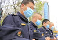 合肥城管為抗擊新冠肺炎逝者默哀