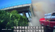 貨車?yán)@城高速爆胎將面包車擠到隔離帶   一個(gè)習(xí)慣救了一車人