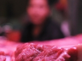 合肥周谷堆：猪肉价格连续两周下跌 小龙虾销售火爆