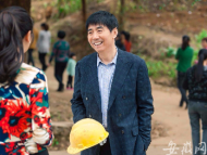 《我的金山銀山》中飾演村主任范星火 范明自言長得挺“鄉村化”