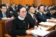 全國人大代表、“大學生村官”王萌萌： 集中建設管理農村墓地