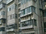 天降垃圾差點砸中人！ 銅陵民警找出高空墜物“兇手”