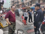 芜湖一男子看见豪车心里不平衡竟砸车 并扬言要让父亲破费