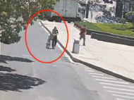 蚌埠一外賣小哥車內盒飯被“偷拿” 被發現竟持刀變“明搶”