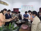 合肥经开区新港工业园开展迎端午包粽子活动