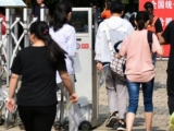 7月6日下午合肥高考生看考场 家长不得进考点
