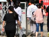 7月6日下午合肥高考生看考场 家长不得进考点