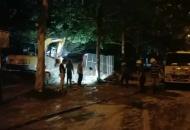 合肥習(xí)友路一供水管道爆管 供水搶修人員連夜搶修