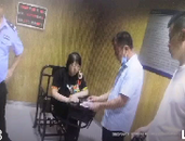 粗心旅客過安檢丟包 合肥民警及時幫找回