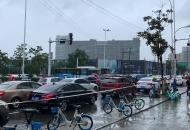 合肥筆峰路積水已經消退 但路口通行緩慢