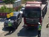 亳州一男子换位顶包被抓现形 面对查处拔腿就跑
