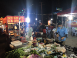 夜探合肥“地摊经济”：凌晨4点收摊 夫妻合肥街头摆摊10多年
