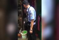 合肥暴雨導致多地積水嚴重 廬陽公安緊急救助被困孤寡老人