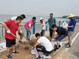 巢湖学院体育学院防汛抗洪党员先锋队在行动