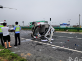 宣城一辆救护车发生交通事故侧翻 事发时正执行任务