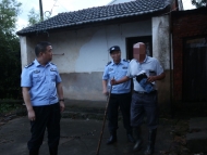  无为市紧急转移低洼地带群众  