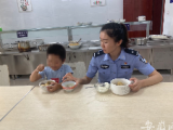 爹妈拒露面 合肥六岁男童被送福利院