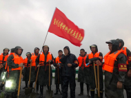 人保財(cái)險(xiǎn)宣城員工加盟抗洪“民兵突擊隊(duì)”